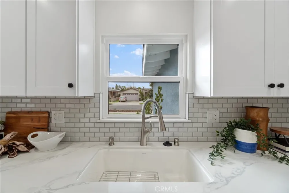 209 E Mayfair Orange, CA 92867