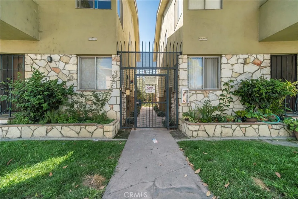 2309 Cedar Long Beach, CA 90806