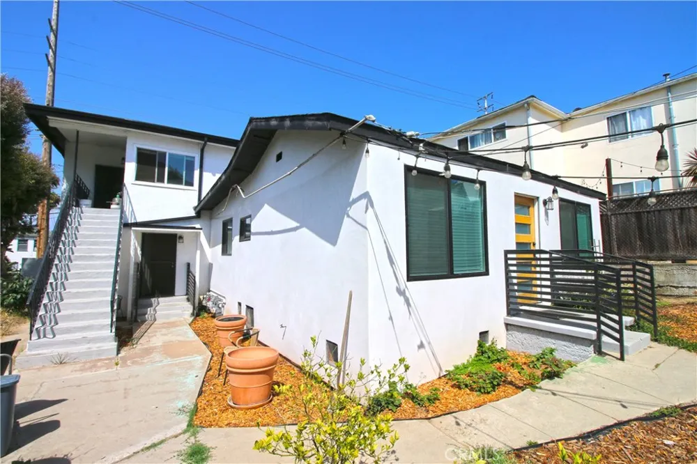 1833 19th Santa Monica, CA 90404
