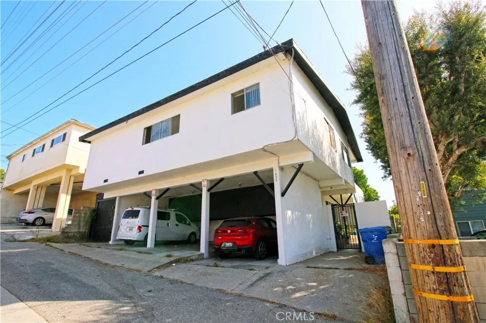 1833 19th Santa Monica, CA 90404