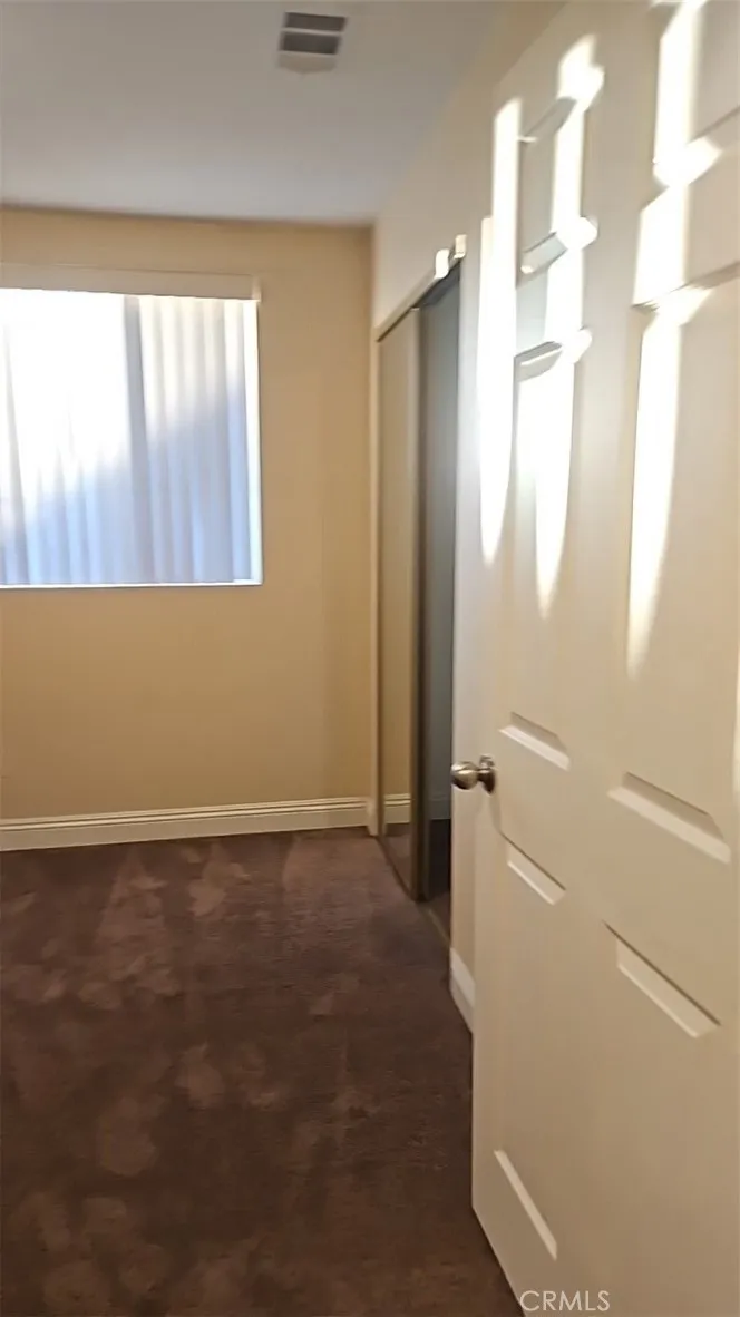 812 E 76th Los Angeles, CA 90001