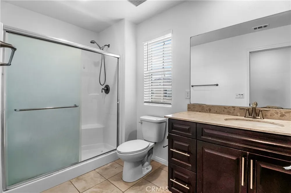 5919 Silveira Eastvale, CA 92880