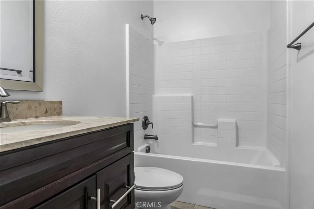 5919 Silveira Eastvale, CA 92880