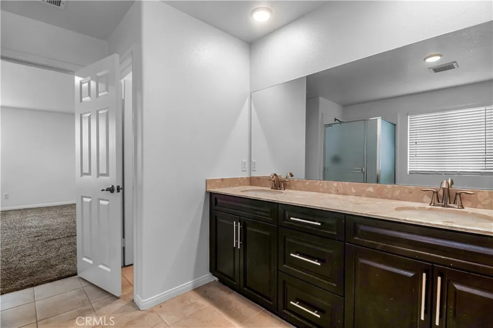 5919 Silveira Eastvale, CA 92880