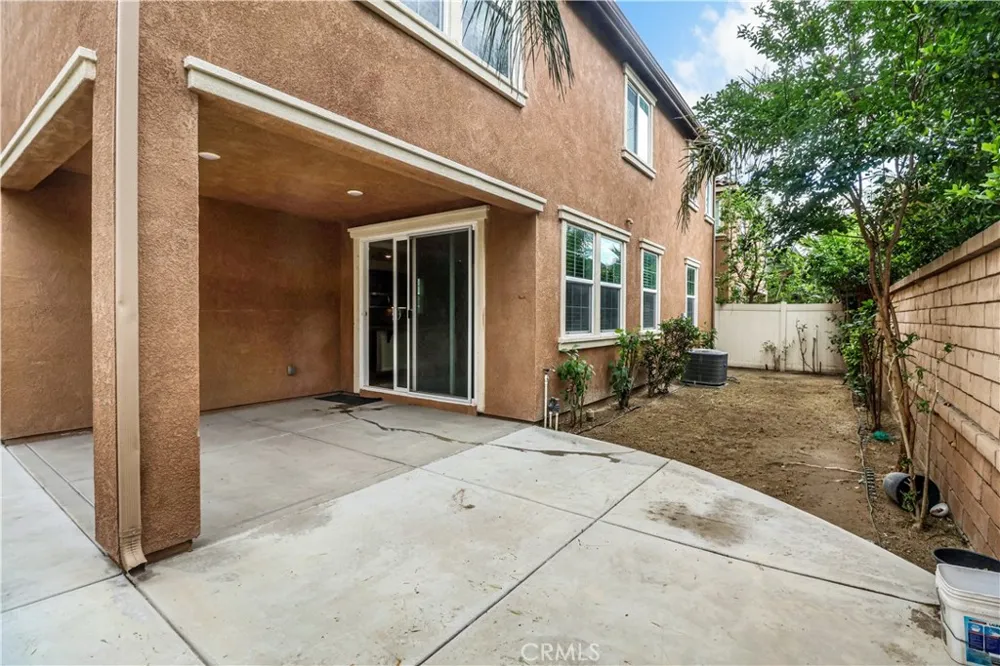 5919 Silveira Eastvale, CA 92880