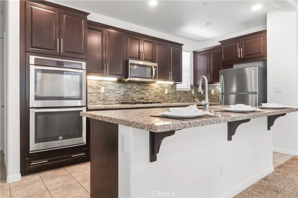 5919 Silveira Eastvale, CA 92880
