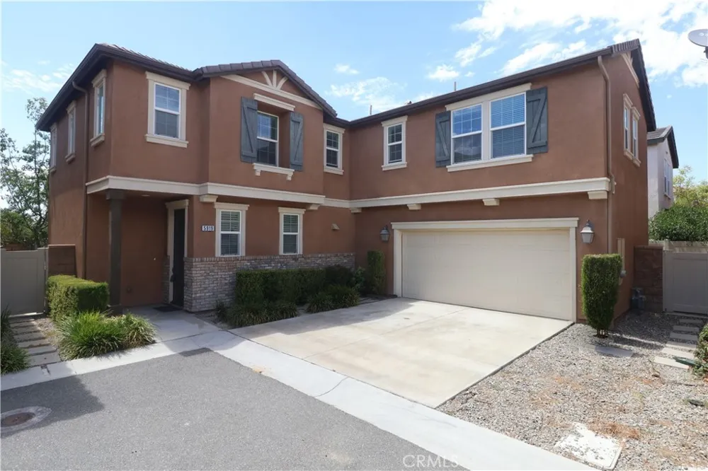 5919 Silveira Eastvale, CA 92880