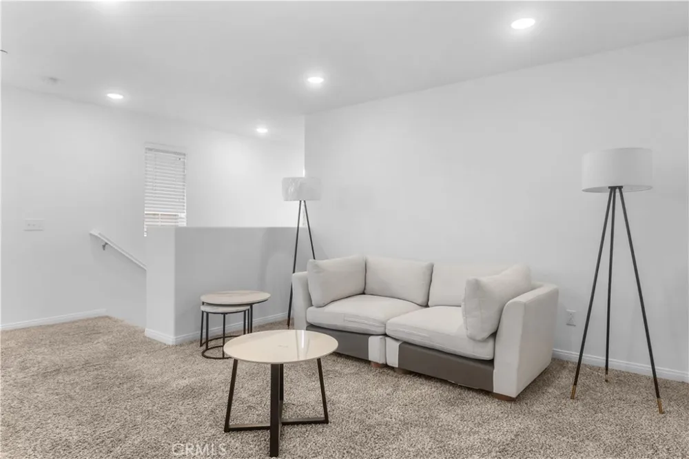 5919 Silveira Eastvale, CA 92880