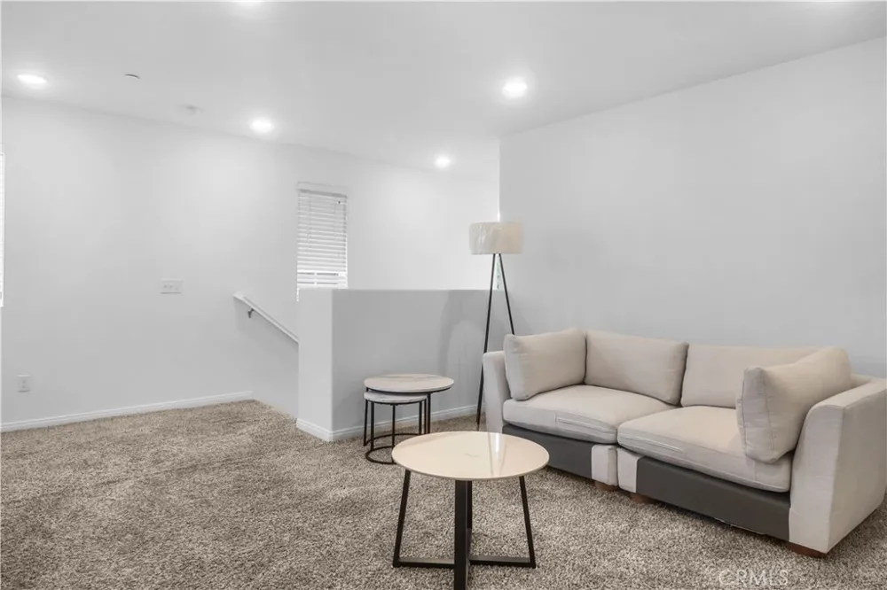 5919 Silveira Eastvale, CA 92880