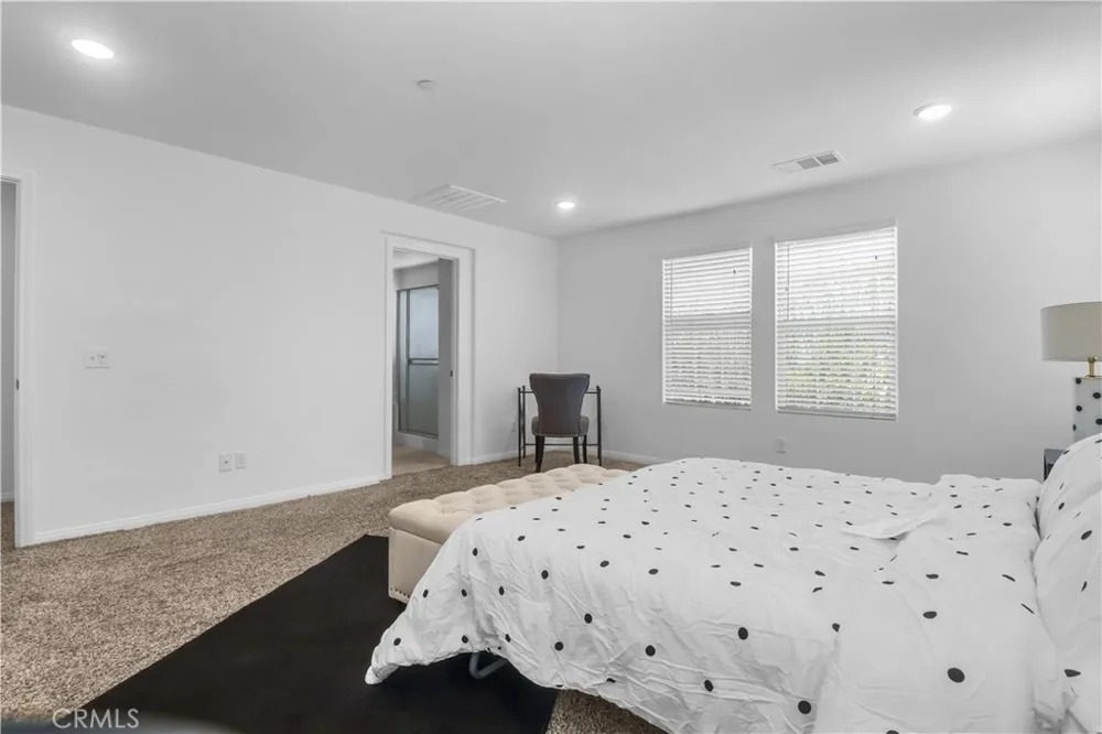 5919 Silveira Eastvale, CA 92880