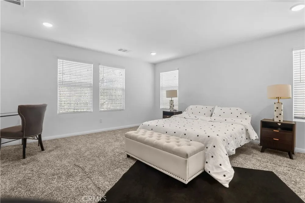 5919 Silveira Eastvale, CA 92880