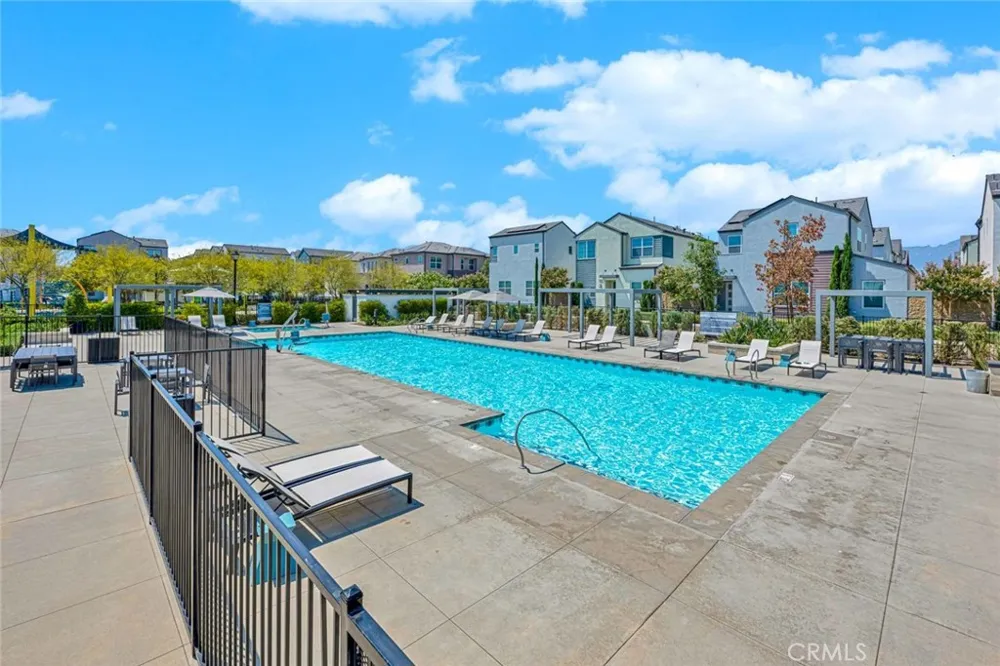 2412 E Encanto Paseo Ontario, CA 91762