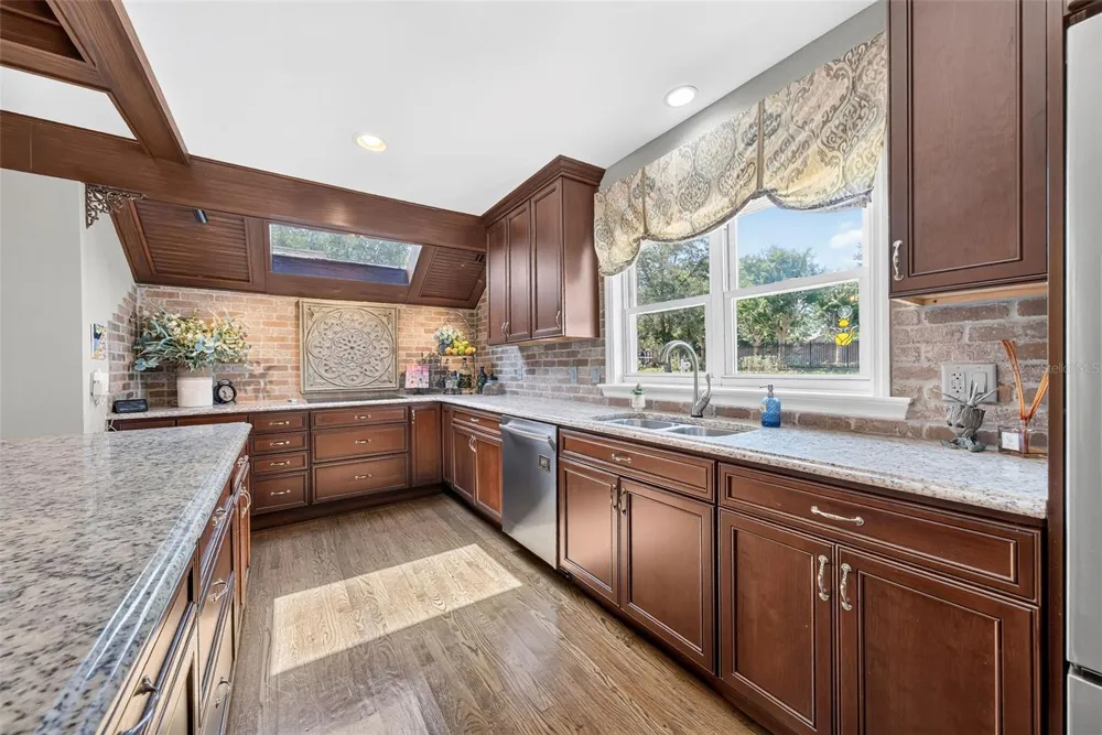 12085 SANDY SHORES DRIVE Windermere, FL 34786