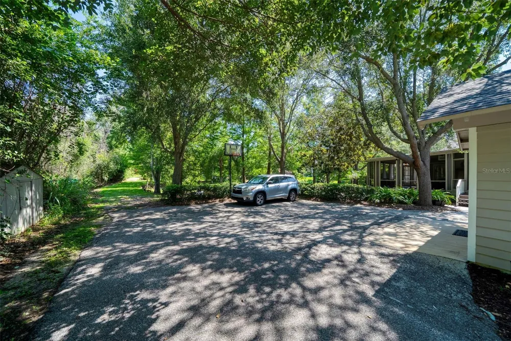 12085 SANDY SHORES DRIVE Windermere, FL 34786