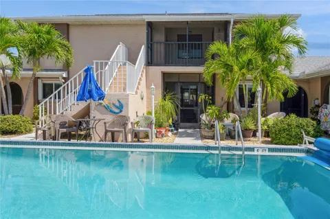 527 CAPE CORAL PARKWAY W #4