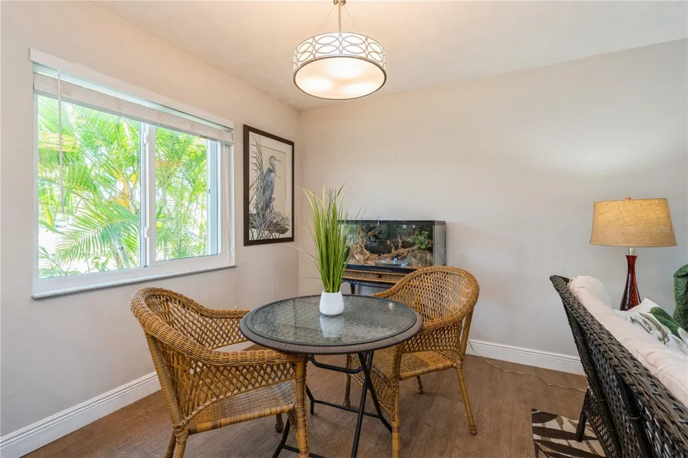 527 CAPE CORAL PARKWAY W #4 Cape Coral, FL 33914