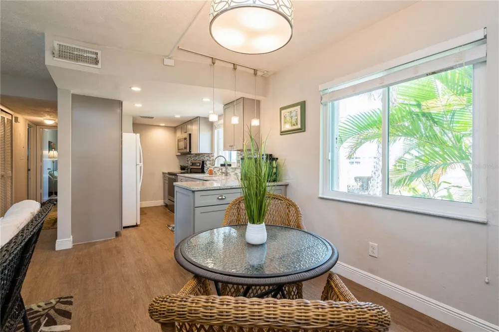 527 CAPE CORAL PARKWAY W #4 Cape Coral, FL 33914