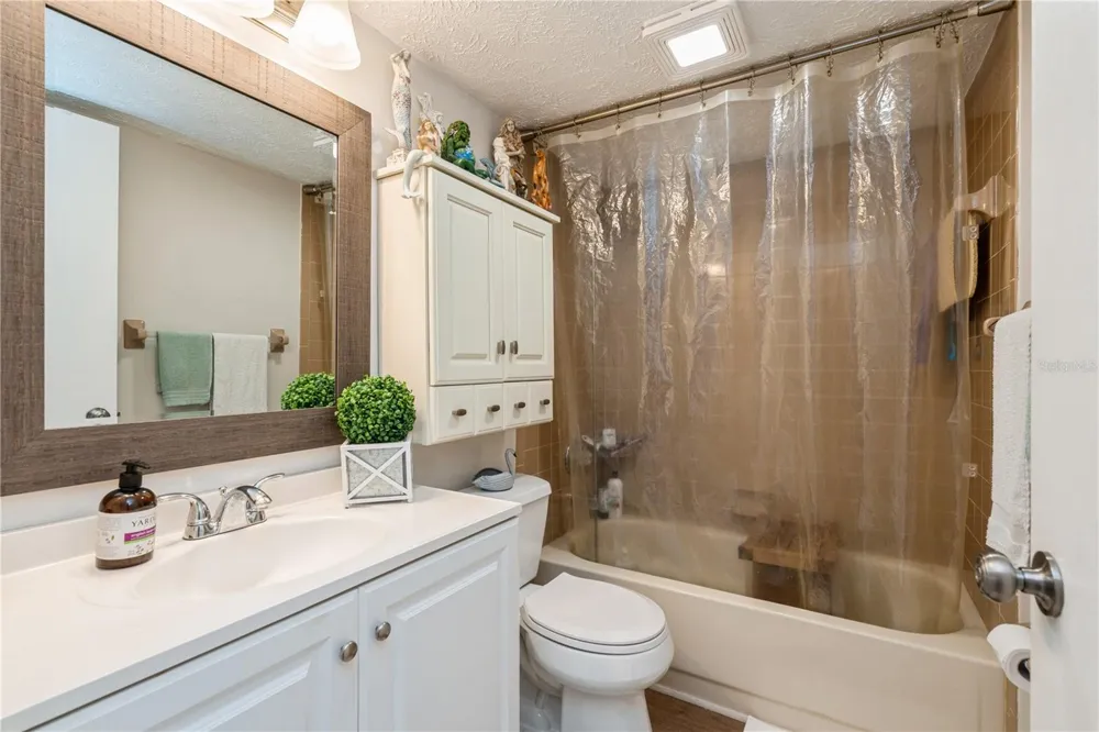527 CAPE CORAL PARKWAY W #4 Cape Coral, FL 33914