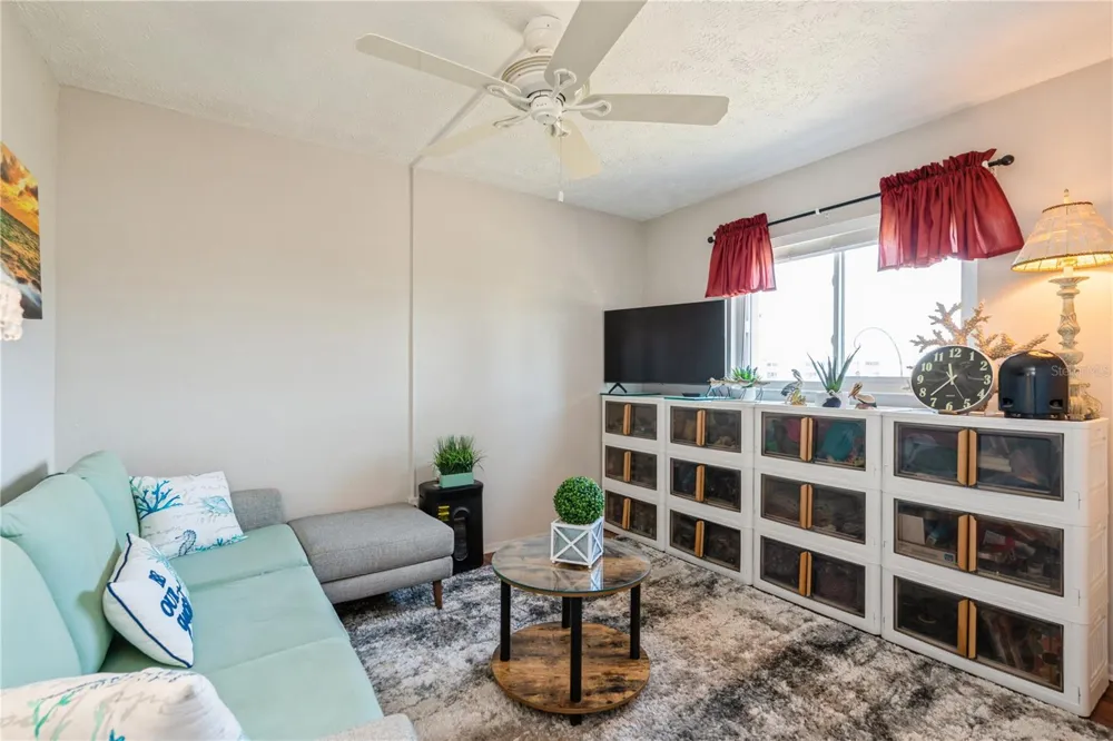 527 CAPE CORAL PARKWAY W #4 Cape Coral, FL 33914
