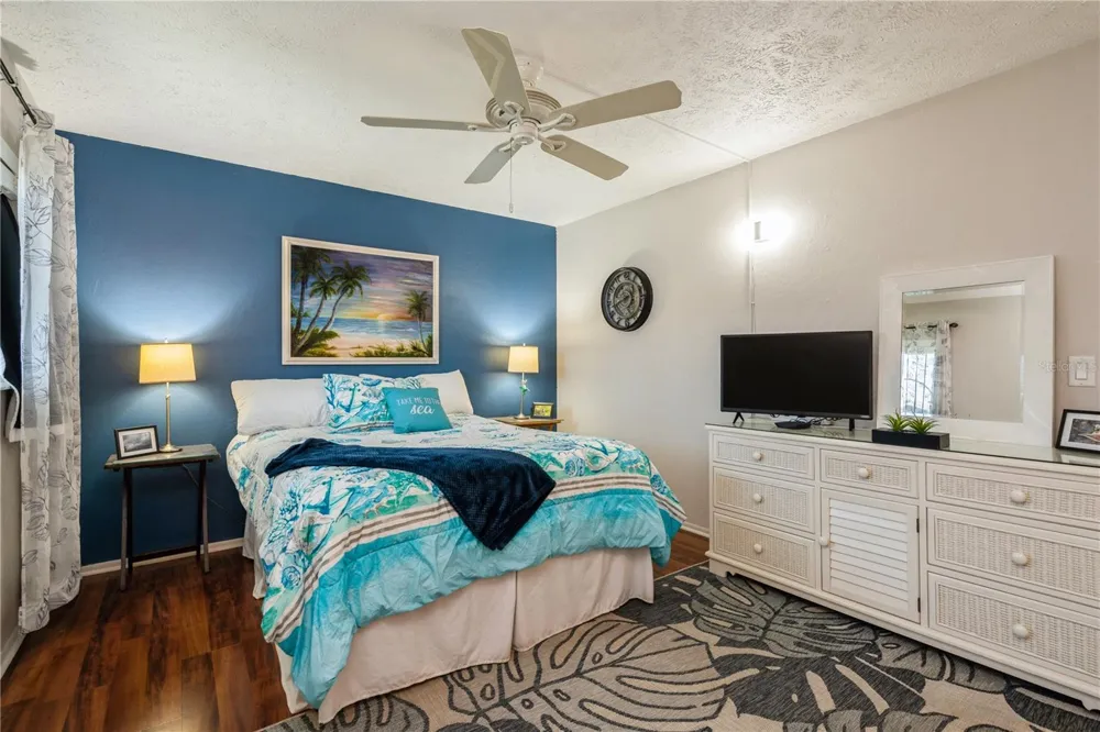 527 CAPE CORAL PARKWAY W #4 Cape Coral, FL 33914