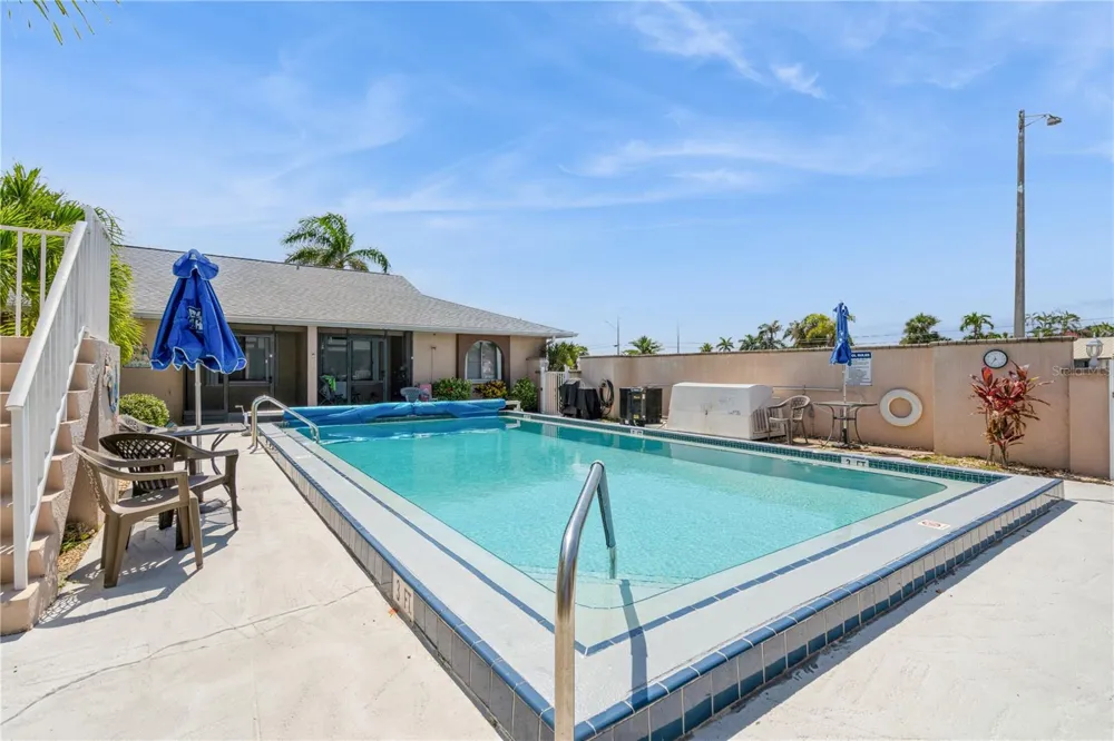 527 CAPE CORAL PARKWAY W #4 Cape Coral, FL 33914