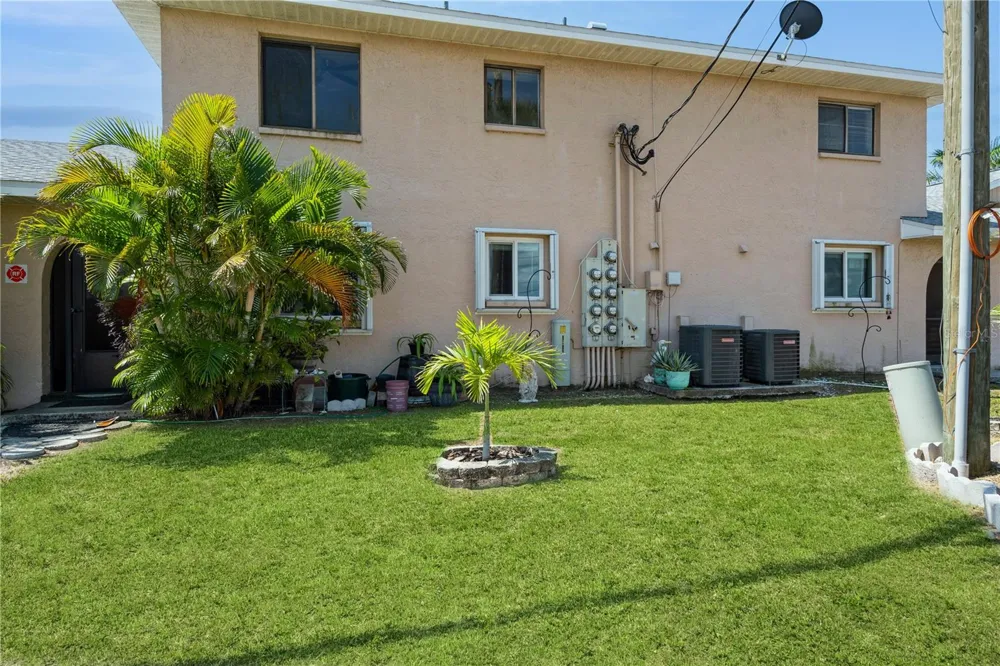 527 CAPE CORAL PARKWAY W #4 Cape Coral, FL 33914