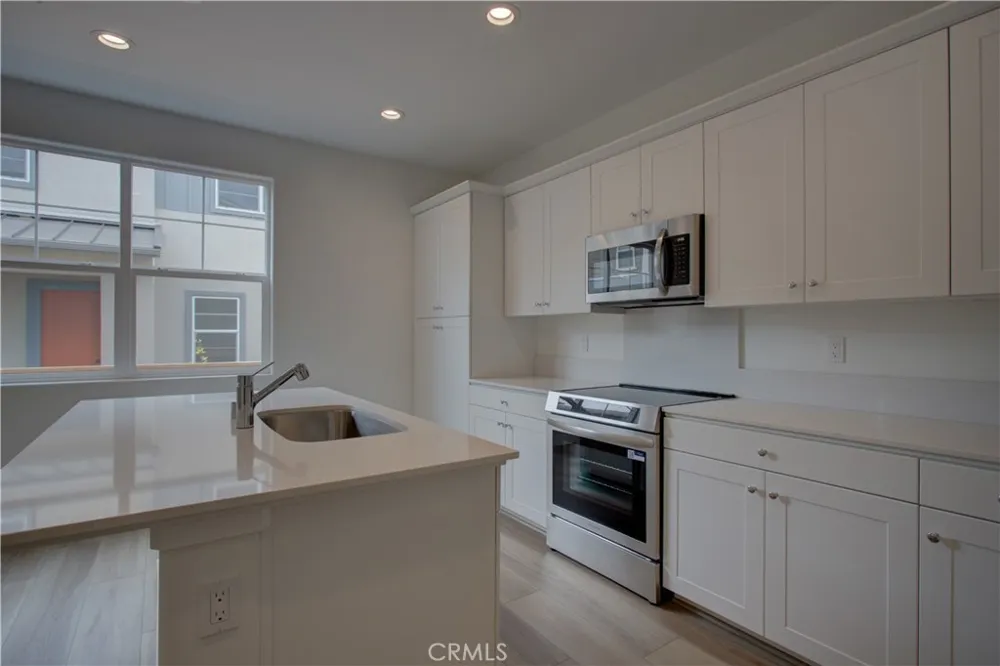 256 Memphis Belle Way San Luis Obispo, CA 93401
