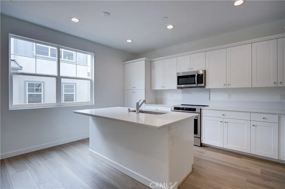 256 Memphis Belle Way San Luis Obispo, CA 93401