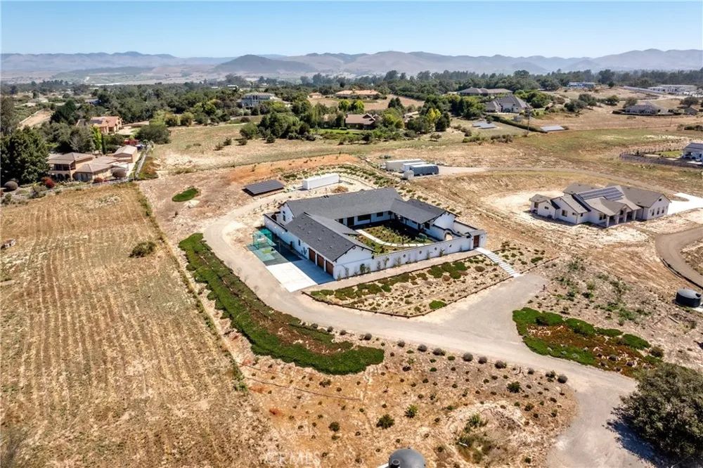 2084 Westhampton Drive Arroyo Grande, CA 93420