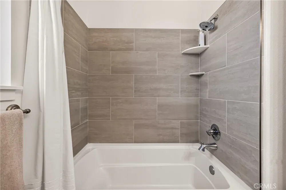 392 Gladstone Commons Chico, CA 95973