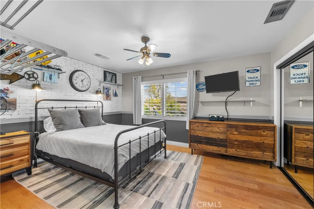 30308 Mallorca Place Castaic, CA 91384