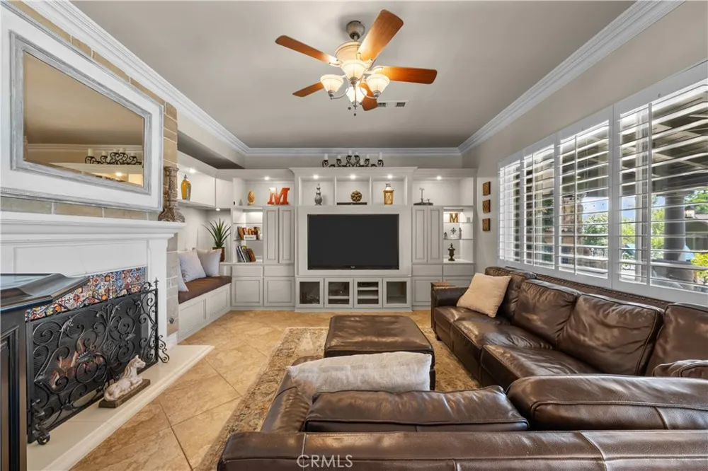 30308 Mallorca Place Castaic, CA 91384