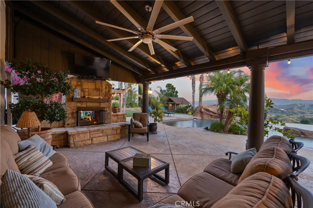 30308 Mallorca Place Castaic, CA 91384
