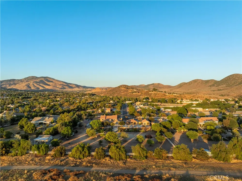 34901 Sweetwater Drive Agua Dulce, CA 91390