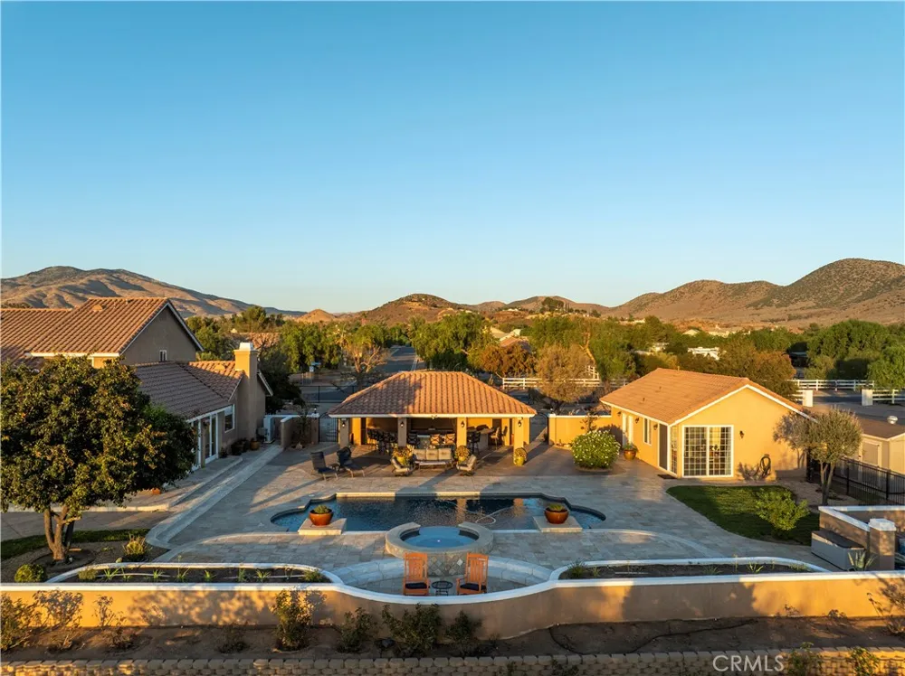 34901 Sweetwater Drive Agua Dulce, CA 91390