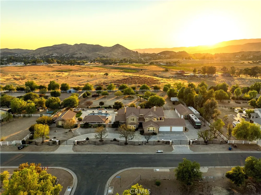 34901 Sweetwater Drive Agua Dulce, CA 91390