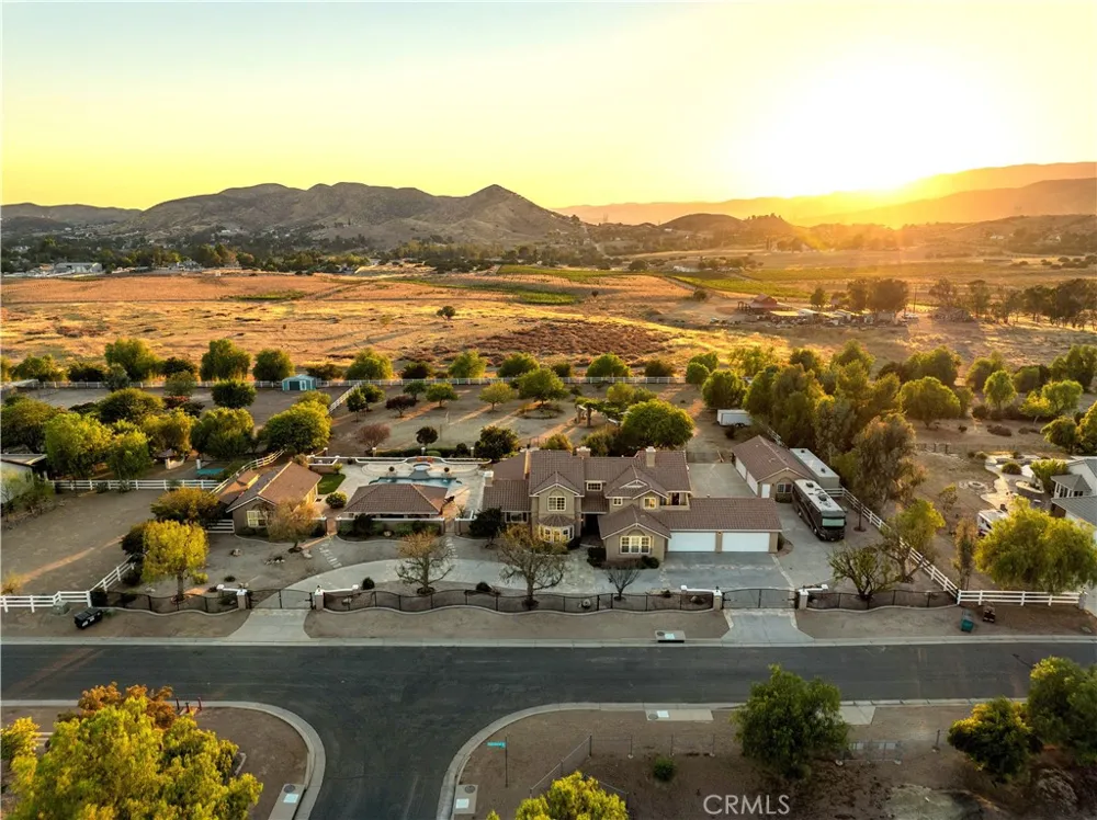 34901 Sweetwater Drive Agua Dulce, CA 91390