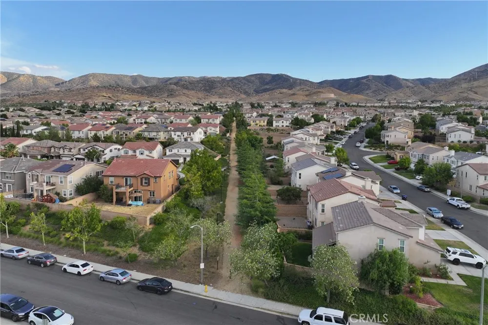 2821 Bracken Way Palmdale, CA 93551