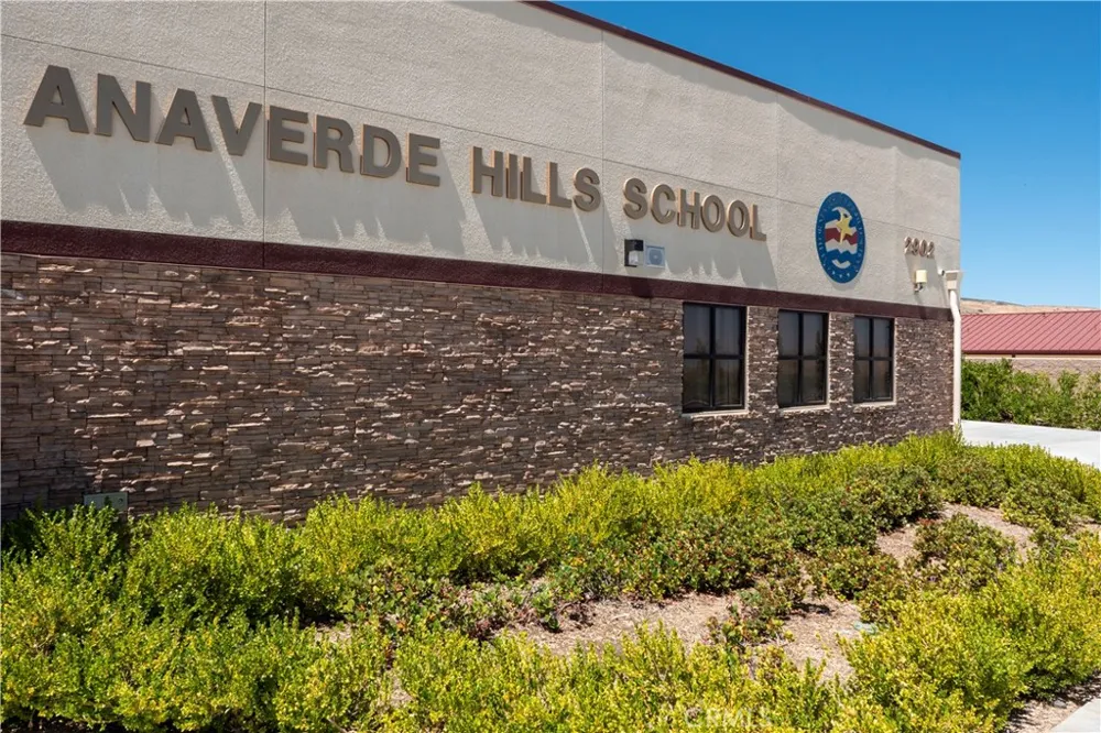 2821 Bracken Way Palmdale, CA 93551