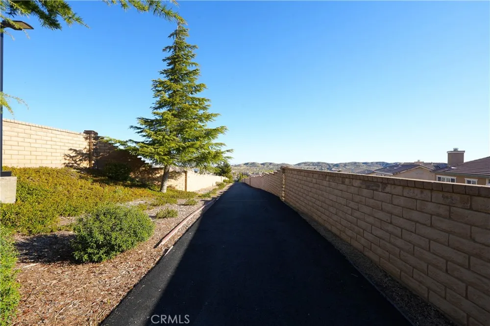 2821 Bracken Way Palmdale, CA 93551