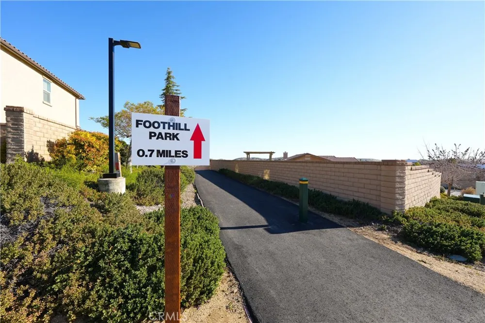 2821 Bracken Way Palmdale, CA 93551