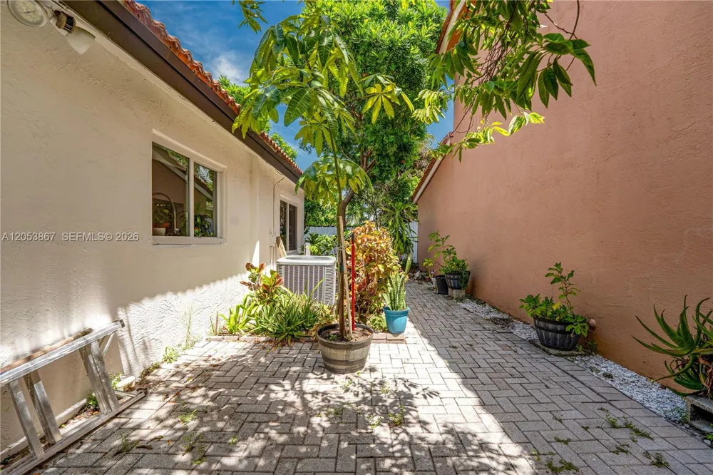 18625 NW 53rd Ave Miami Gardens, FL 33055