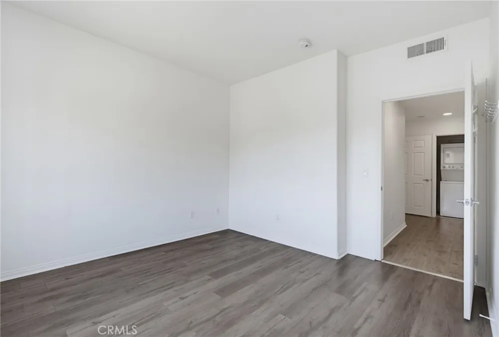 9610 Zelzah Avenue #203 Los Angeles, CA 91325