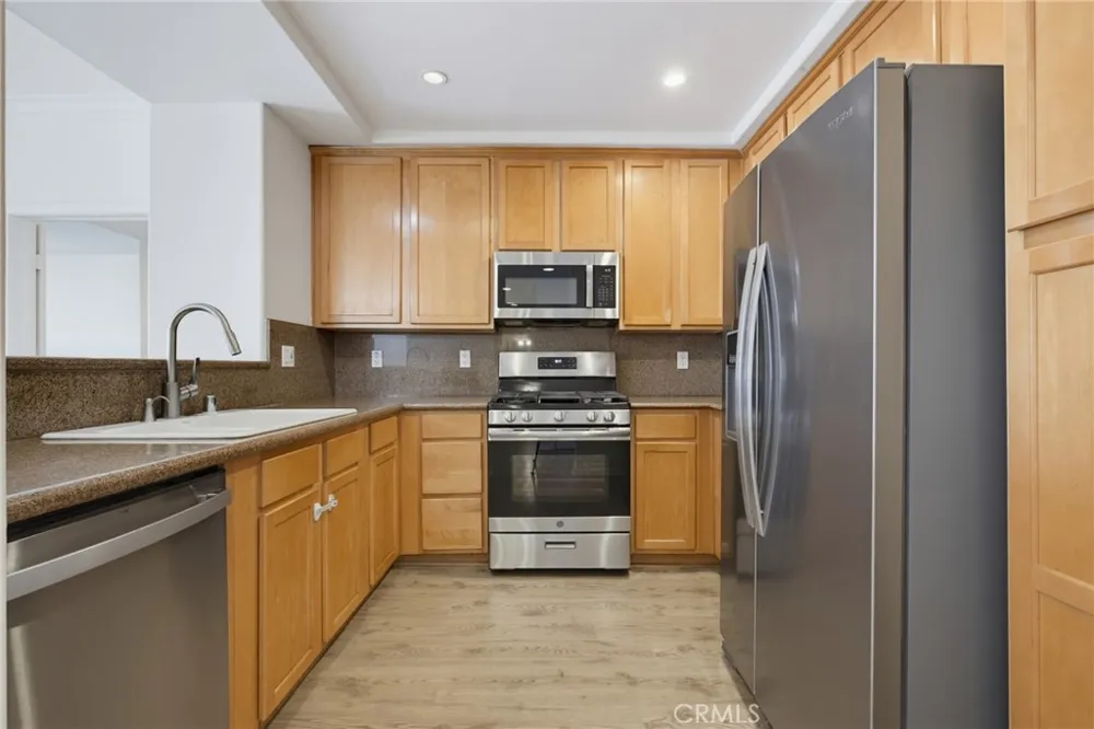 9610 Zelzah Avenue #203 Los Angeles, CA 91325