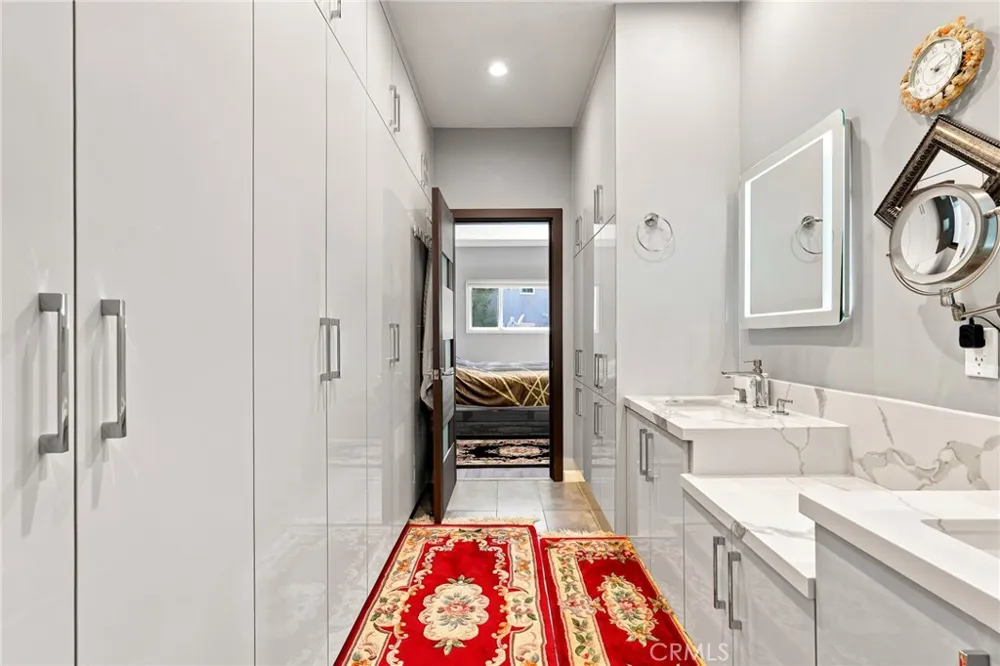 14607 Erwin Street #107 Van Nuys, CA 91411