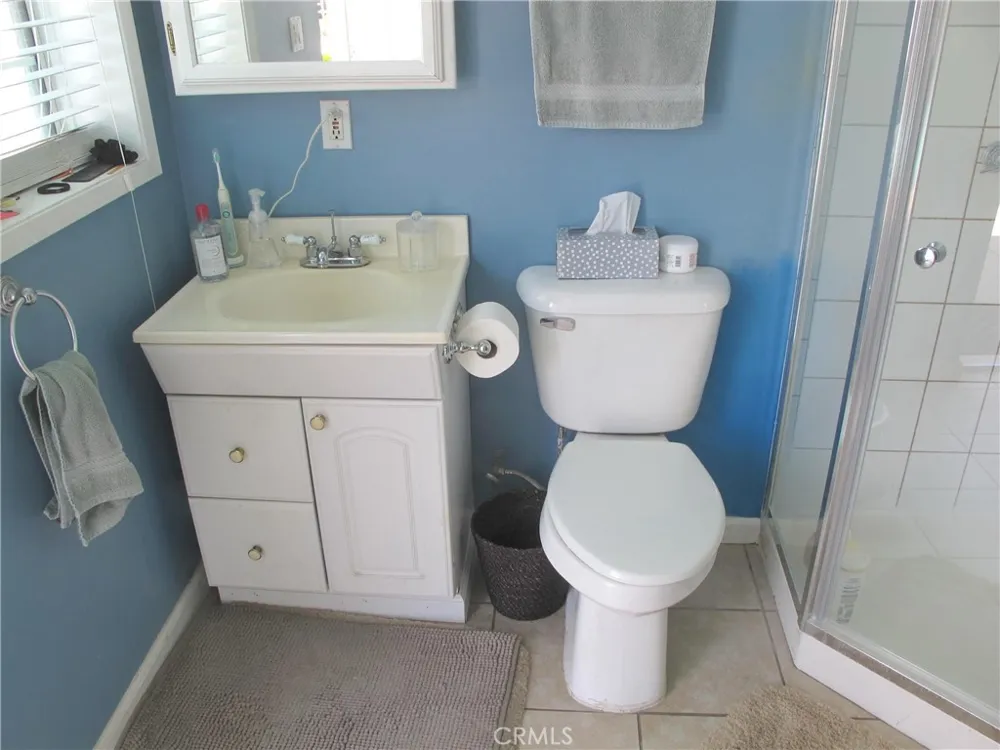 13827 Calvert Street Valley Glen, CA 91401