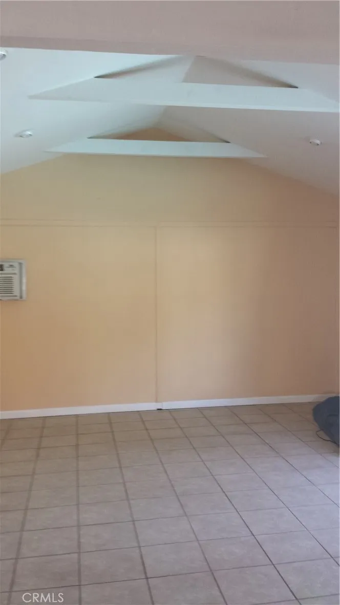 13827 Calvert Street Valley Glen, CA 91401