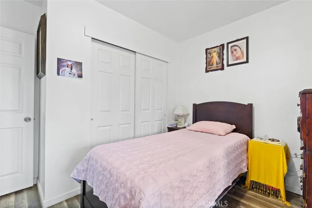 13260 Raven Sylmar, CA 91342