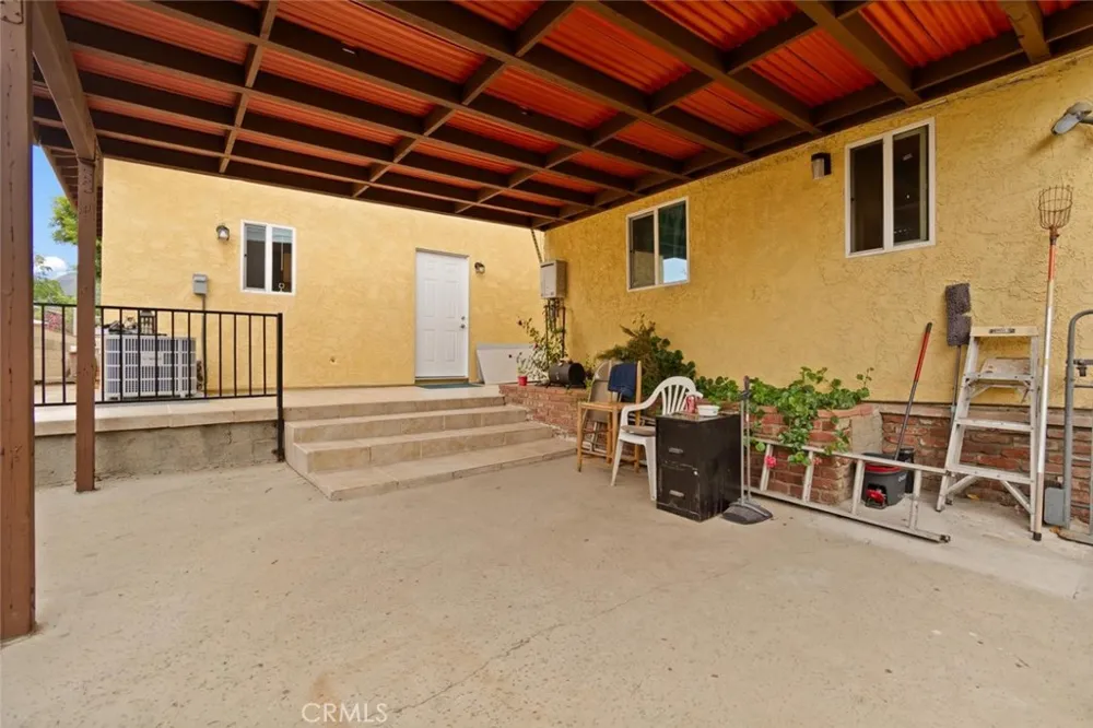 13260 Raven Sylmar, CA 91342