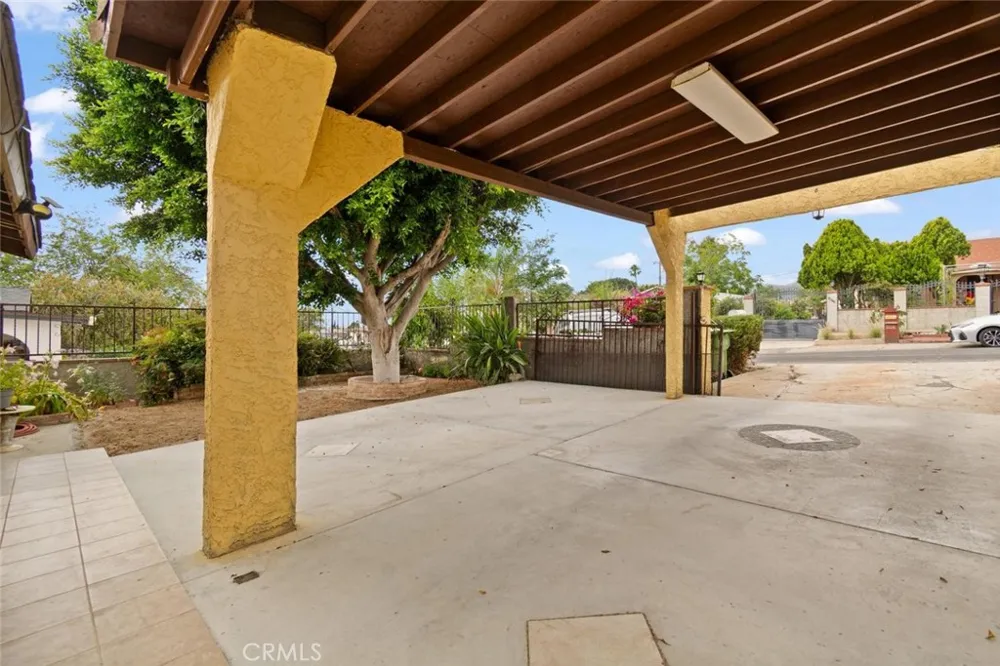 13260 Raven Sylmar, CA 91342